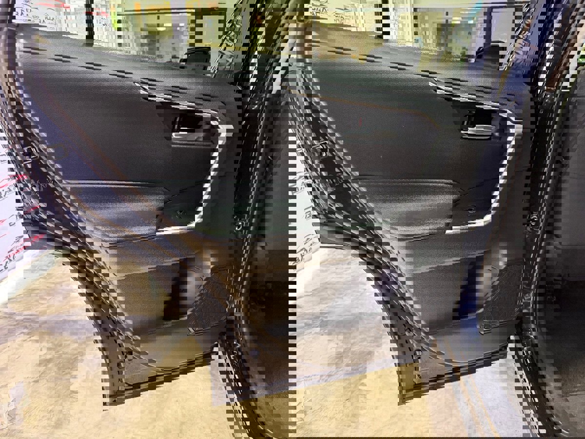 Used 2022 Toyota RAV4 XLE image 39