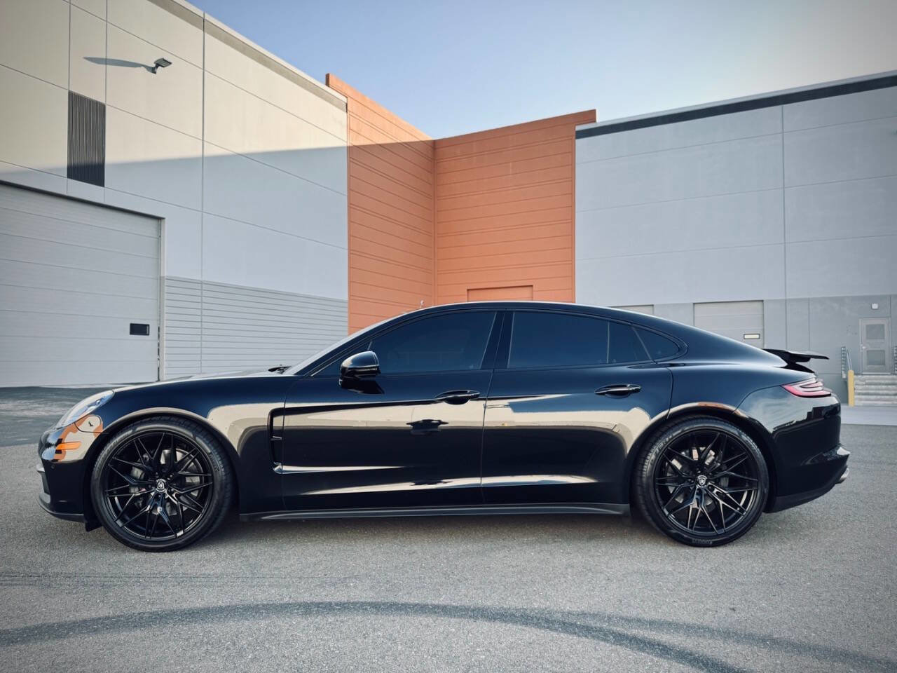 Used 2017 Porsche Panamera 4S image 6