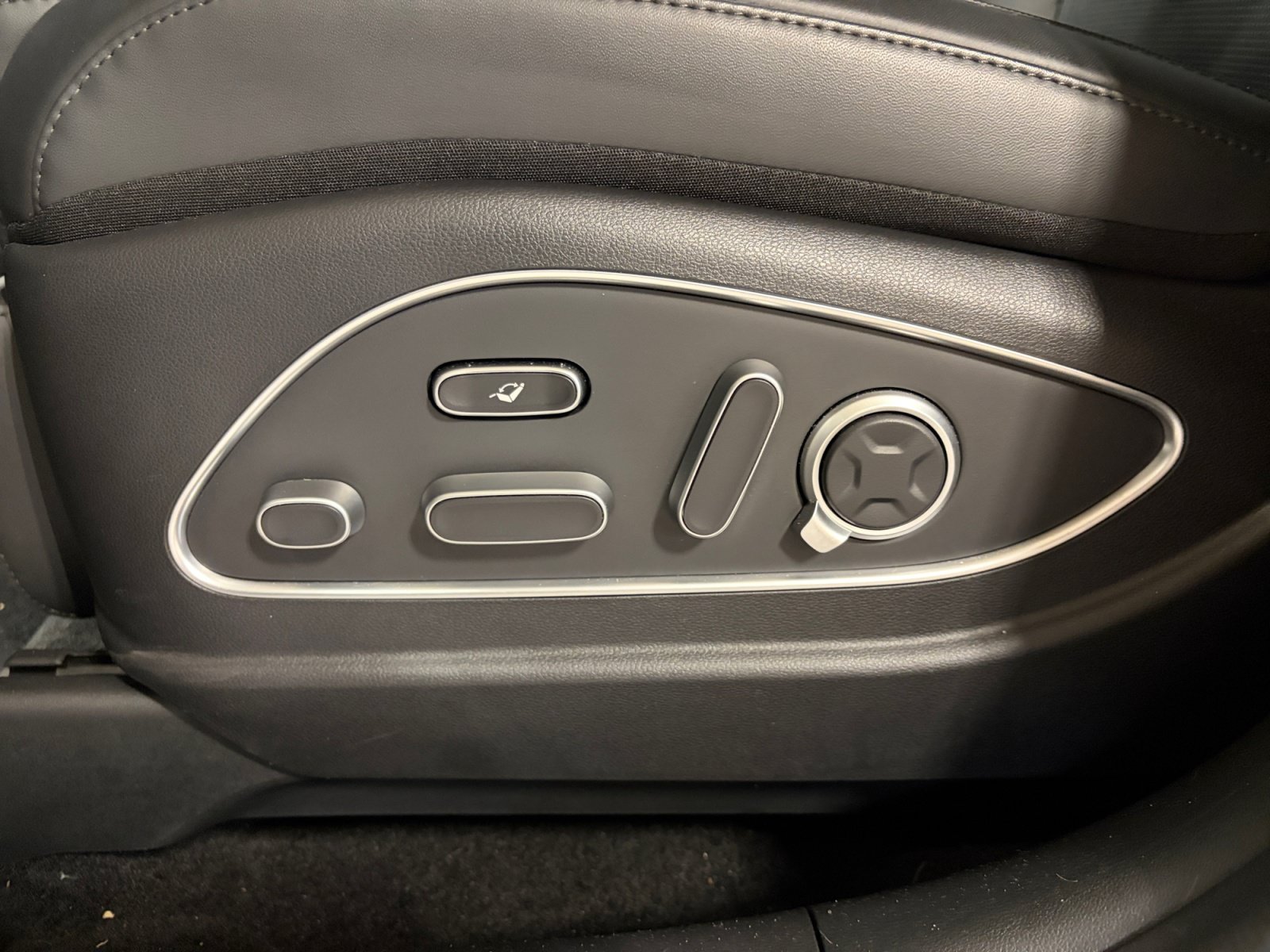 Used 2026 Hyundai Palisade Calligraphy AWD/4WD image 15