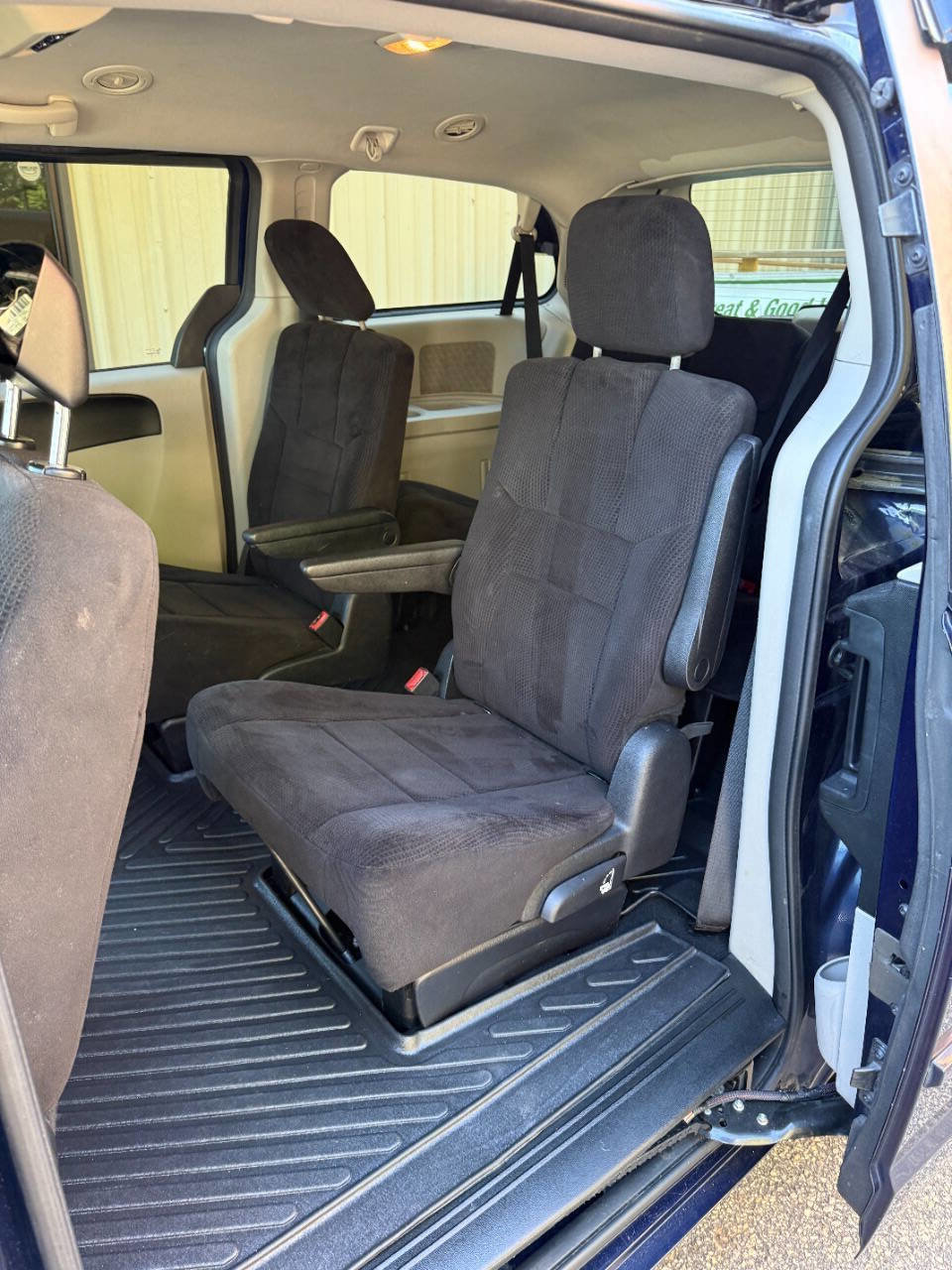 Used 2012 Dodge Grand Caravan SE FWD image 12