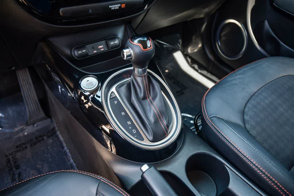 Used 2018 Kia Soul ! FWD image 19