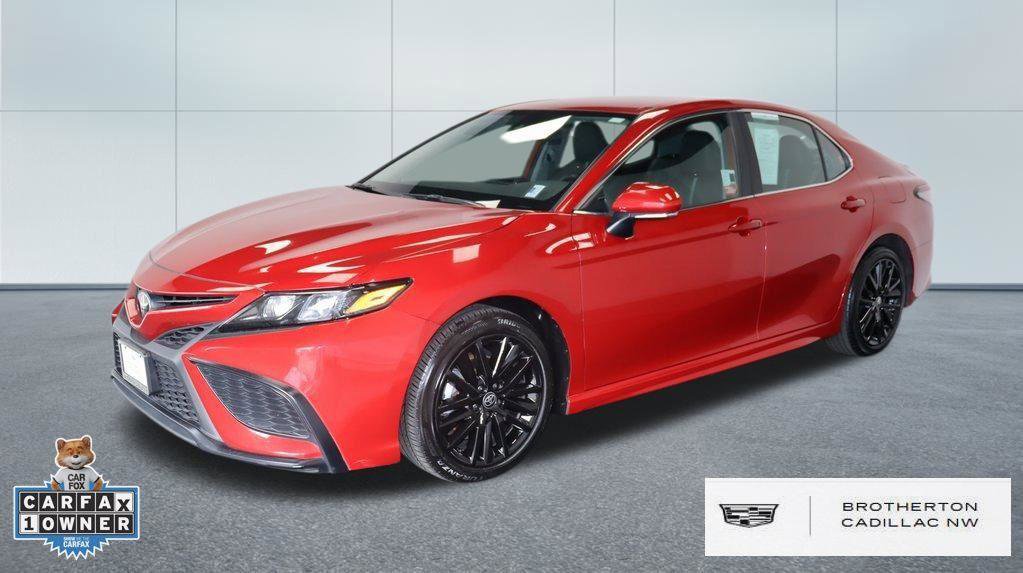 Used 2024 Toyota Camry SE w/ Cold Weather Package FWD image 1