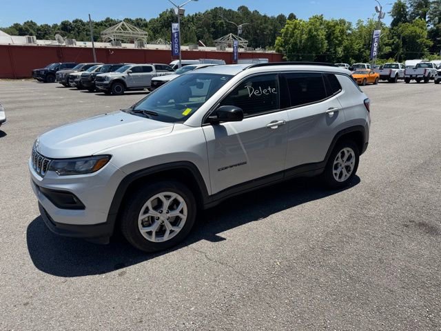 Used 2024 Jeep Compass Latitude AWD/4WD video 1