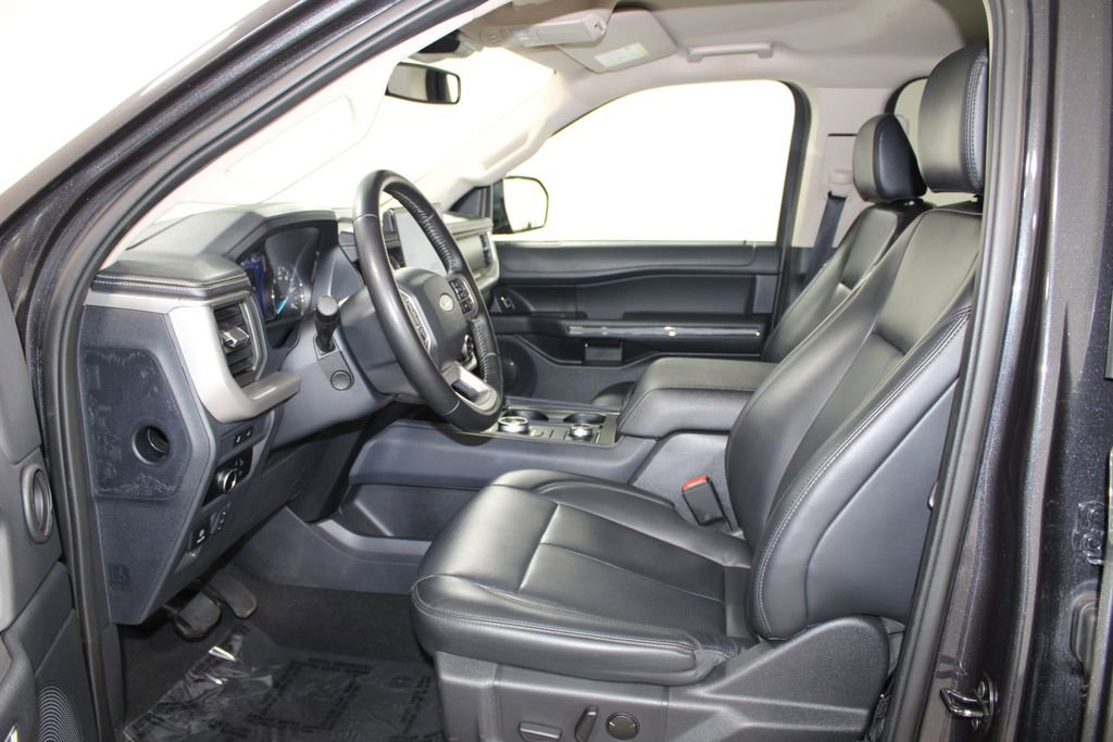 Used 2024 Ford Expedition Max XLT image 24