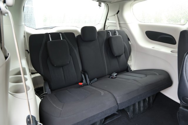 Used 2023 Chrysler Voyager LX image 30