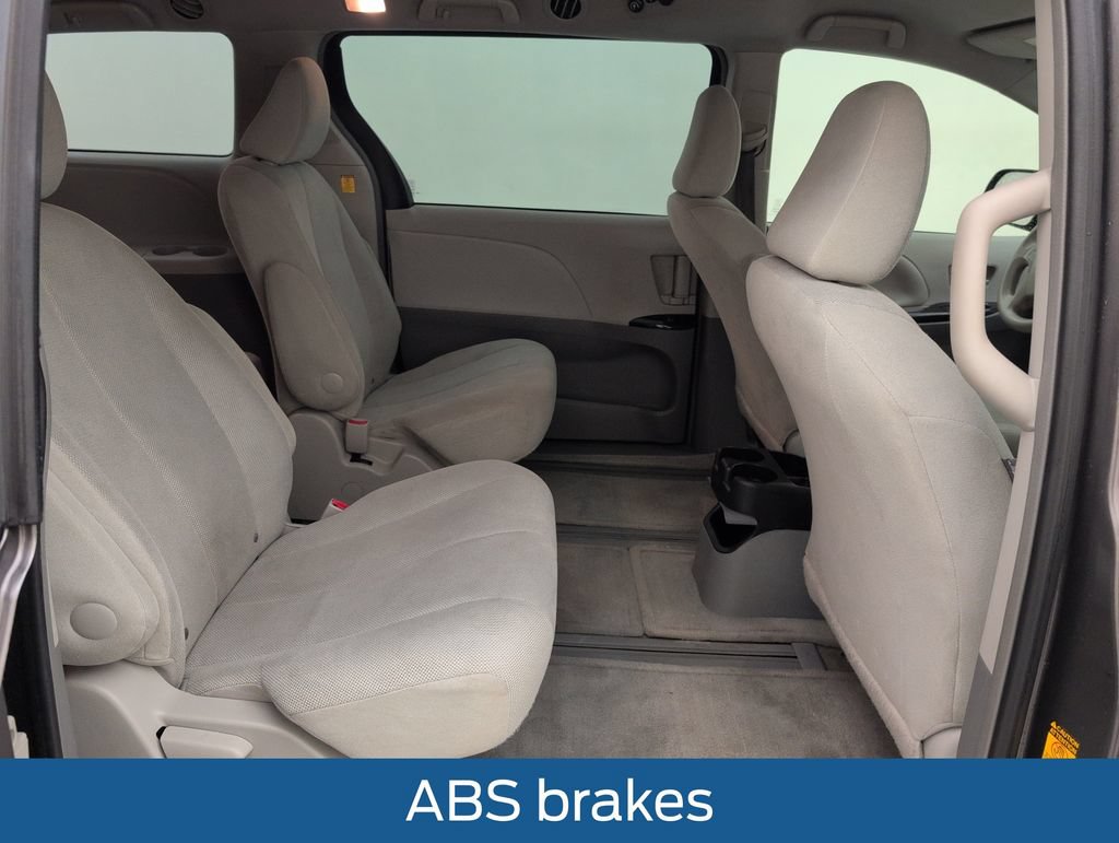 Used 2013 Toyota Sienna L FWD image 15