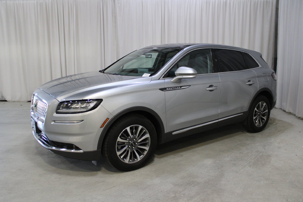 Used 2022 Lincoln Nautilus Reserve AWD/4WD image 31