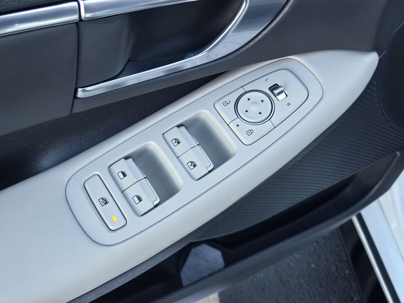 Used 2023 Hyundai Sonata SEL image 9