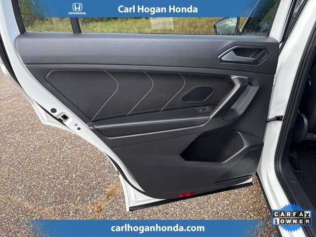 Used 2024 Volkswagen Tiguan SE R-Line image 11