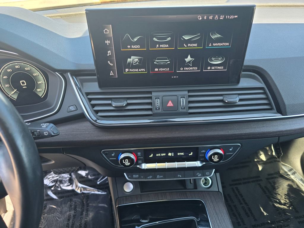 Used 2021 Audi Q5 e Premium w/ Convenience Package image 24