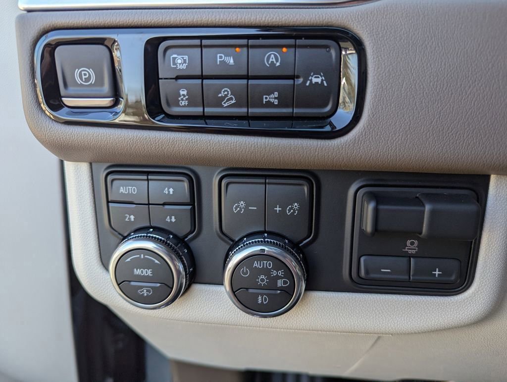 Used 2026 GMC Yukon XL Denali w/ Denali Reserve Package image 23