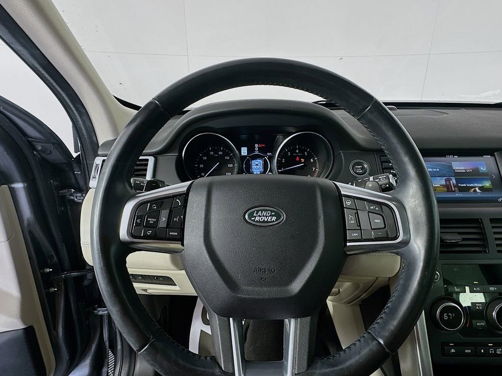 Used 2017 Land Rover Discovery Sport HSE Luxury image 11