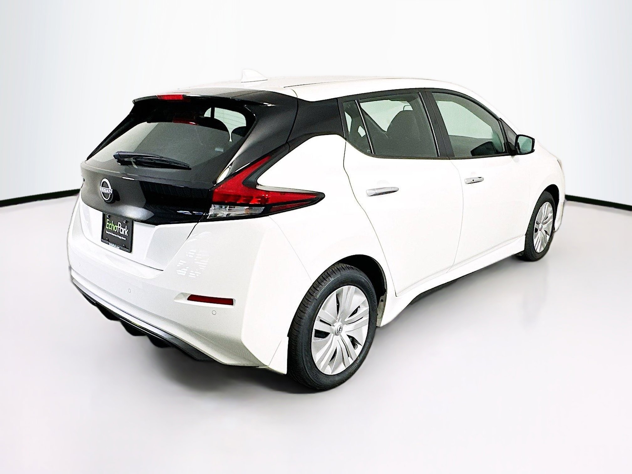 Used 2025 Nissan Leaf S FWD image 9