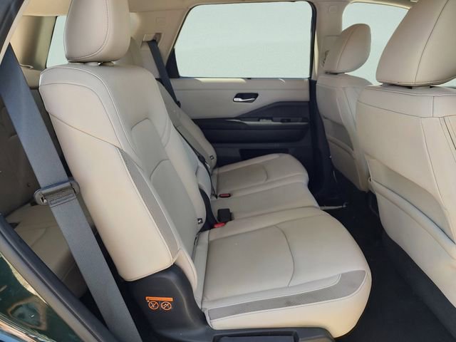 Used 2025 Nissan Pathfinder SL image 28