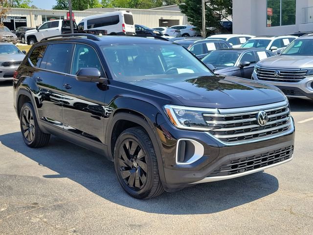Certified 2025 Volkswagen Atlas SE w/ Panoramic Sunroof Package FWD image 3