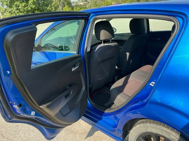 Used 2018 Chevrolet Sonic LT w/ Fun and Sun Package FWD image 15