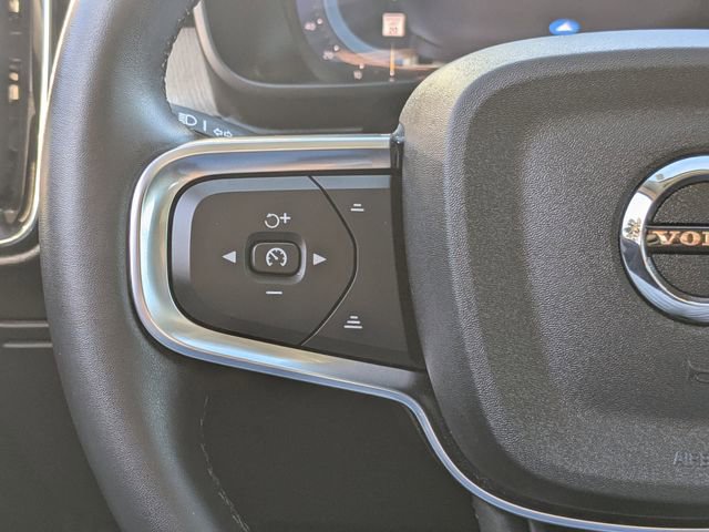 Certified 2025 Volvo XC40 B5 Core image 33