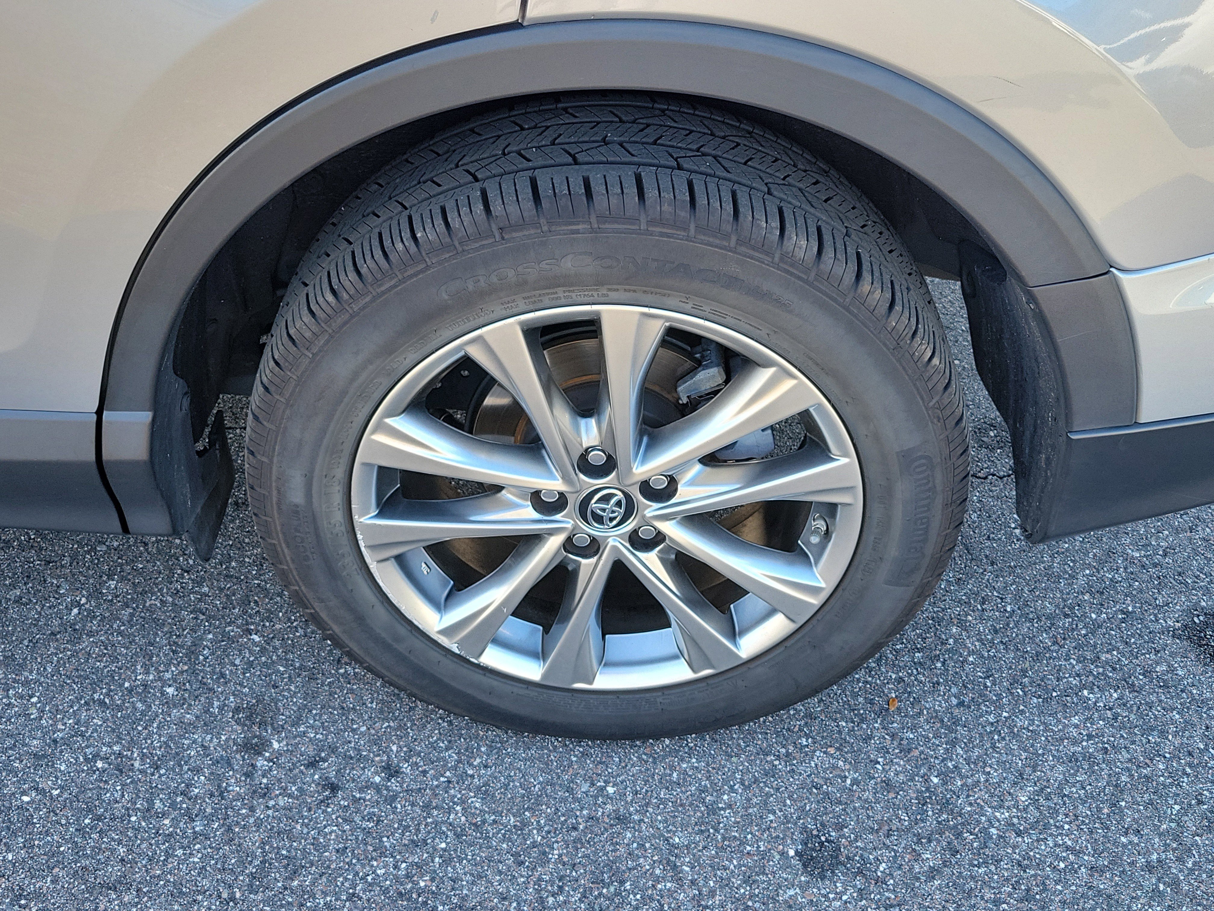 Used 2016 Toyota RAV4 Limited image 39