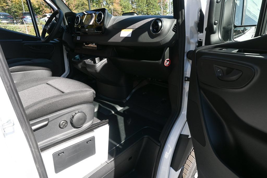 Used 2026 Mercedes-Benz Sprinter 2500 image 18