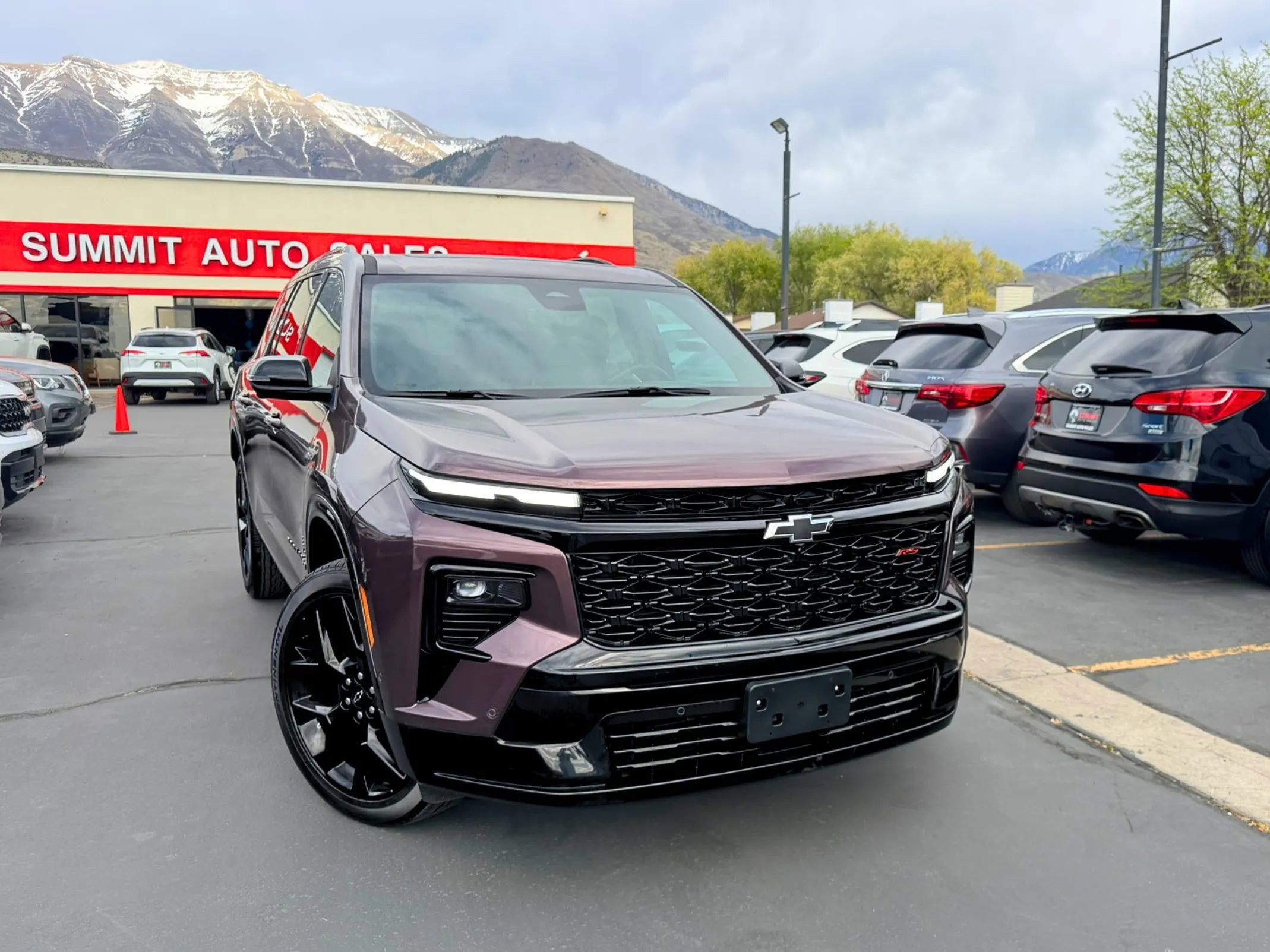 Used 2024 Chevrolet Traverse RS image 2