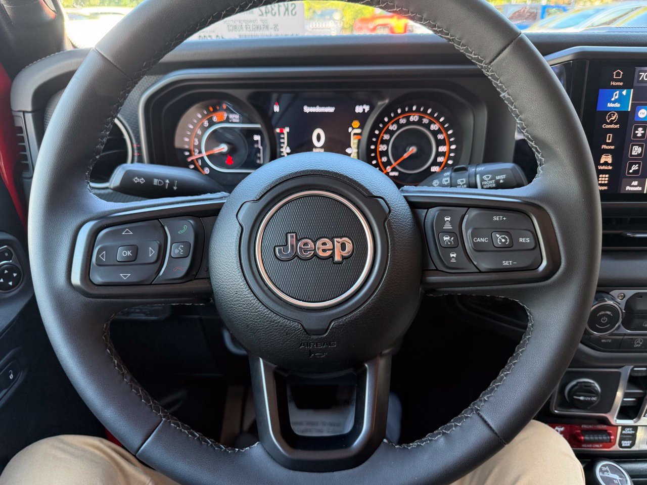 Used 2026 Jeep Wrangler Unlimited Rubicon AWD/4WD image 11