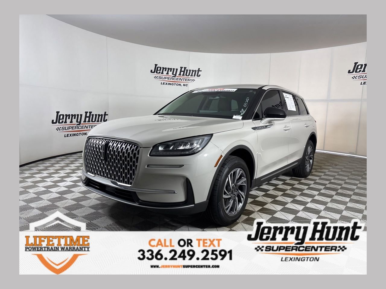 Used 2024 Lincoln Corsair FWD image 1