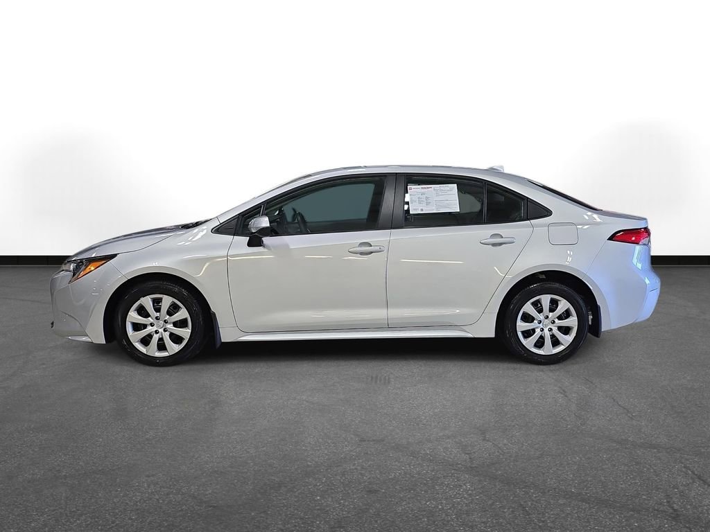 Used 2026 Toyota Corolla LE FWD image 9