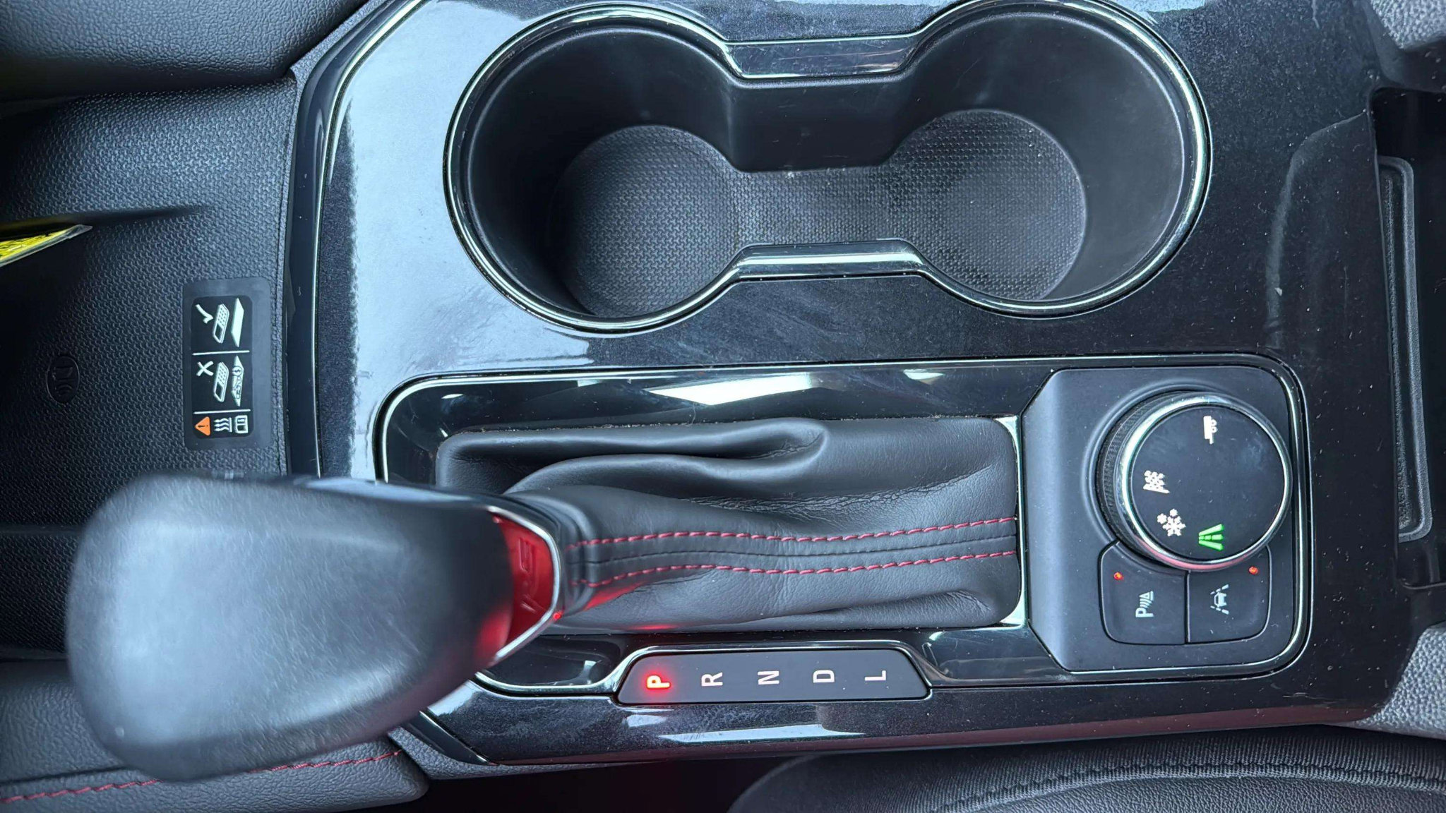 Used 2022 Chevrolet Blazer RS w/ Enhanced Convenience Package image 39