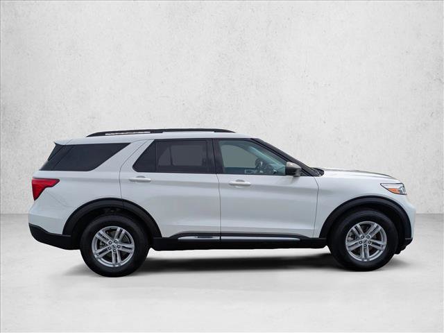 Used 2022 Ford Explorer XLT image 4