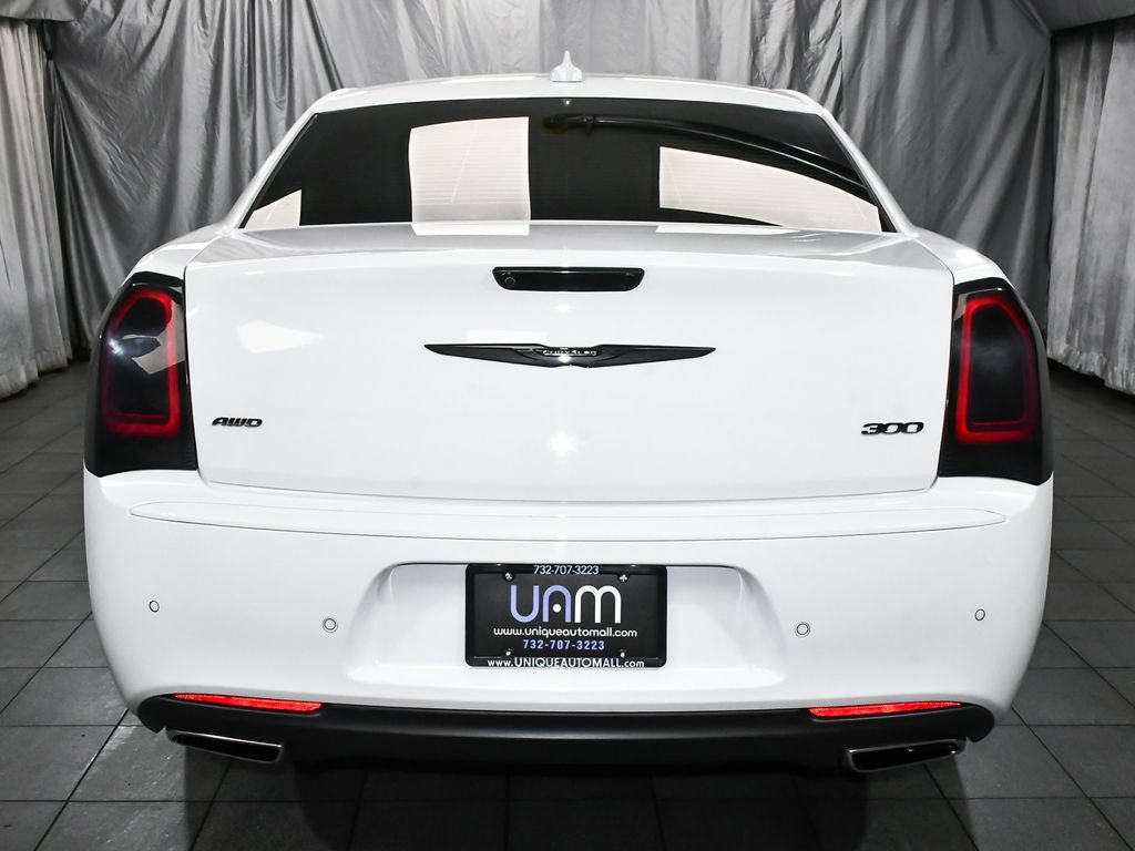 Used 2023 Chrysler 300 Touring L w/ Comfort Group AWD/4WD image 5