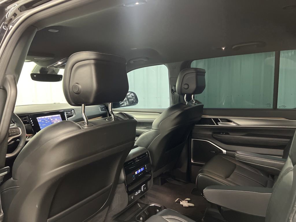 Used 2025 Jeep Wagoneer Series II image 15