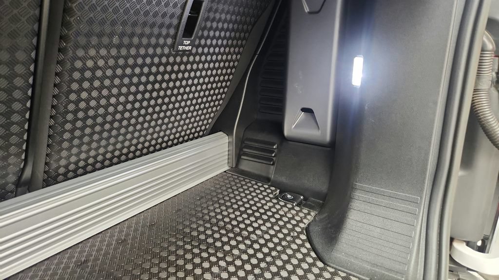 Used 2023 Land Rover Defender 90 S AWD/4WD image 43