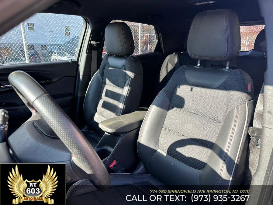 Used 2021 Chevrolet TrailBlazer RS w/ Technology Package FWD image 14