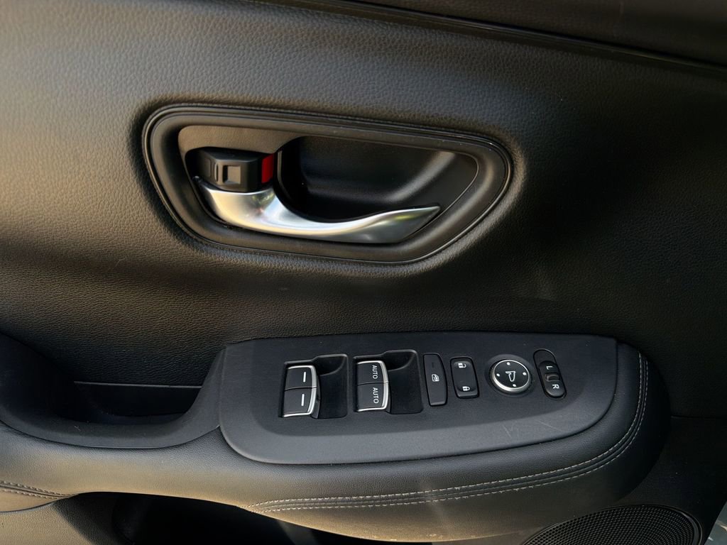 Used 2024 Honda HR-V EX-L image 15