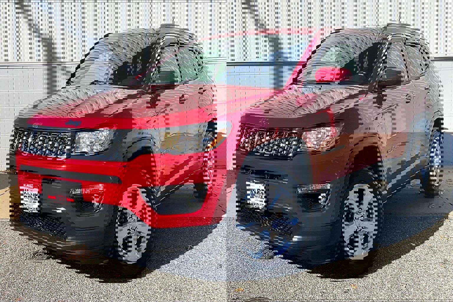 Used 2019 Jeep Compass Latitude w/ Cold Weather Group image 2