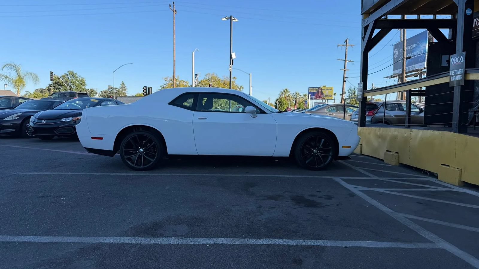 Used 2012 Dodge Challenger SXT RWD image 4