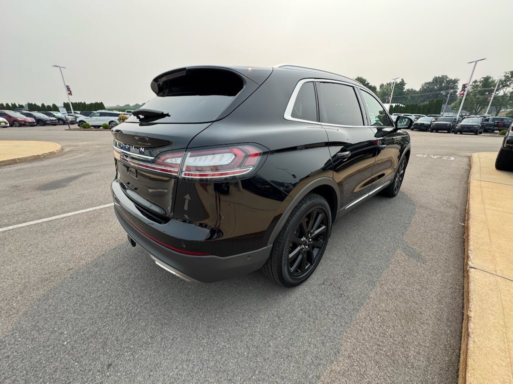 Used 2023 Lincoln Nautilus Reserve w/ Equipment Group 202A AWD/4WD image 8