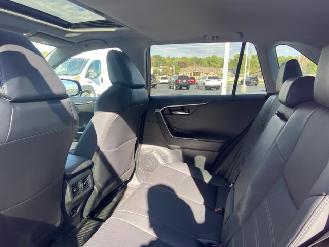 Used 2021 Toyota RAV4 Limited image 24