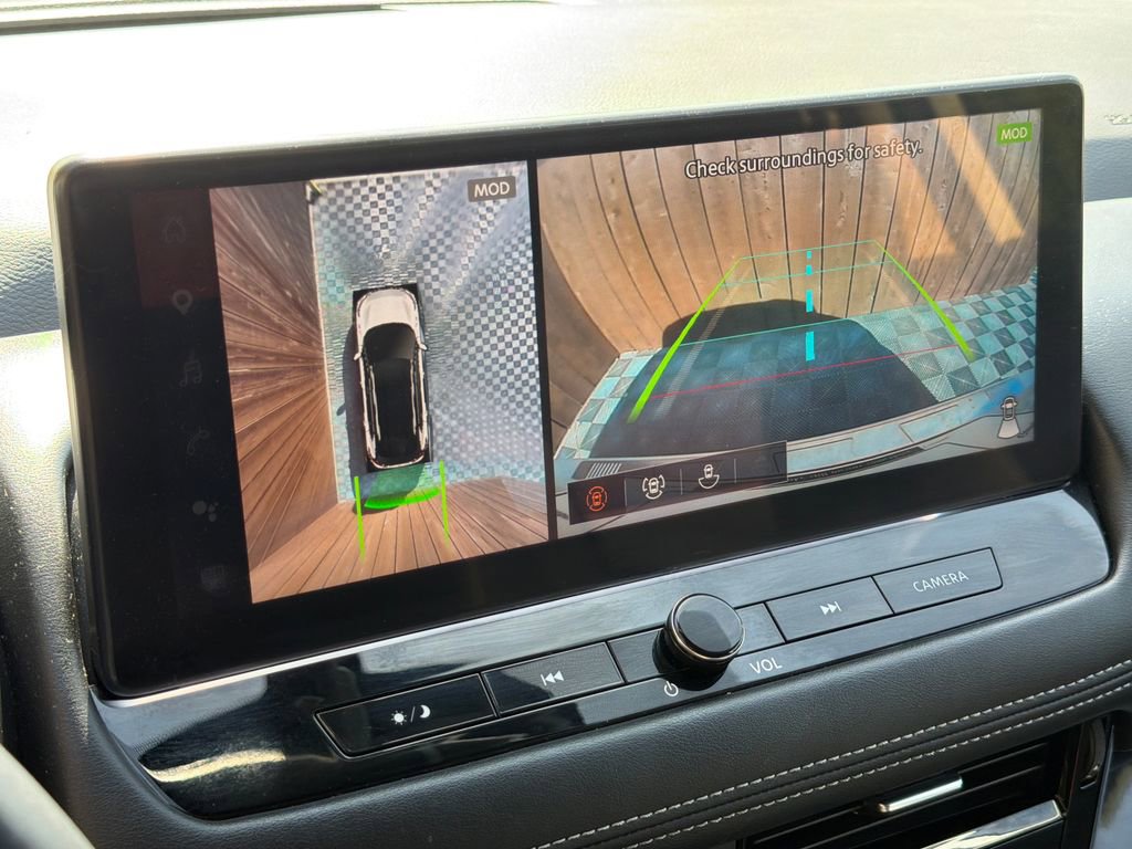 Used 2025 Nissan Rogue SL image 9