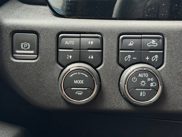 Certified 2023 Chevrolet Silverado 1500 LTZ AWD/4WD image 34