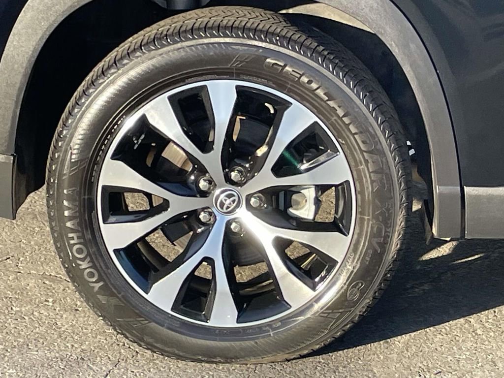 Used 2024 Toyota Grand Highlander AWD Hybrid image 12