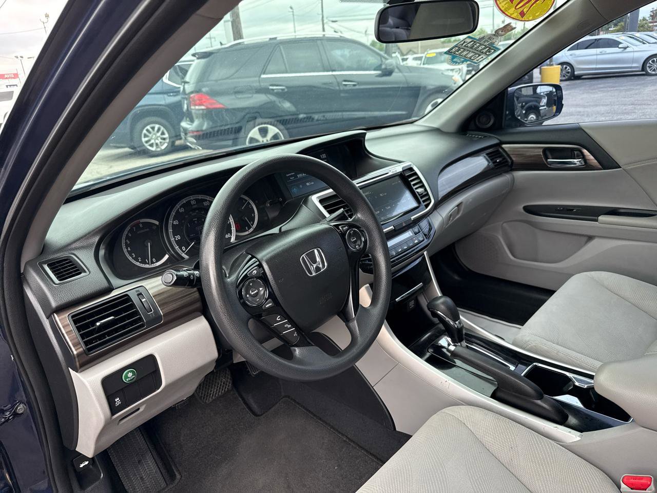 Used 2016 Honda Accord EX image 8