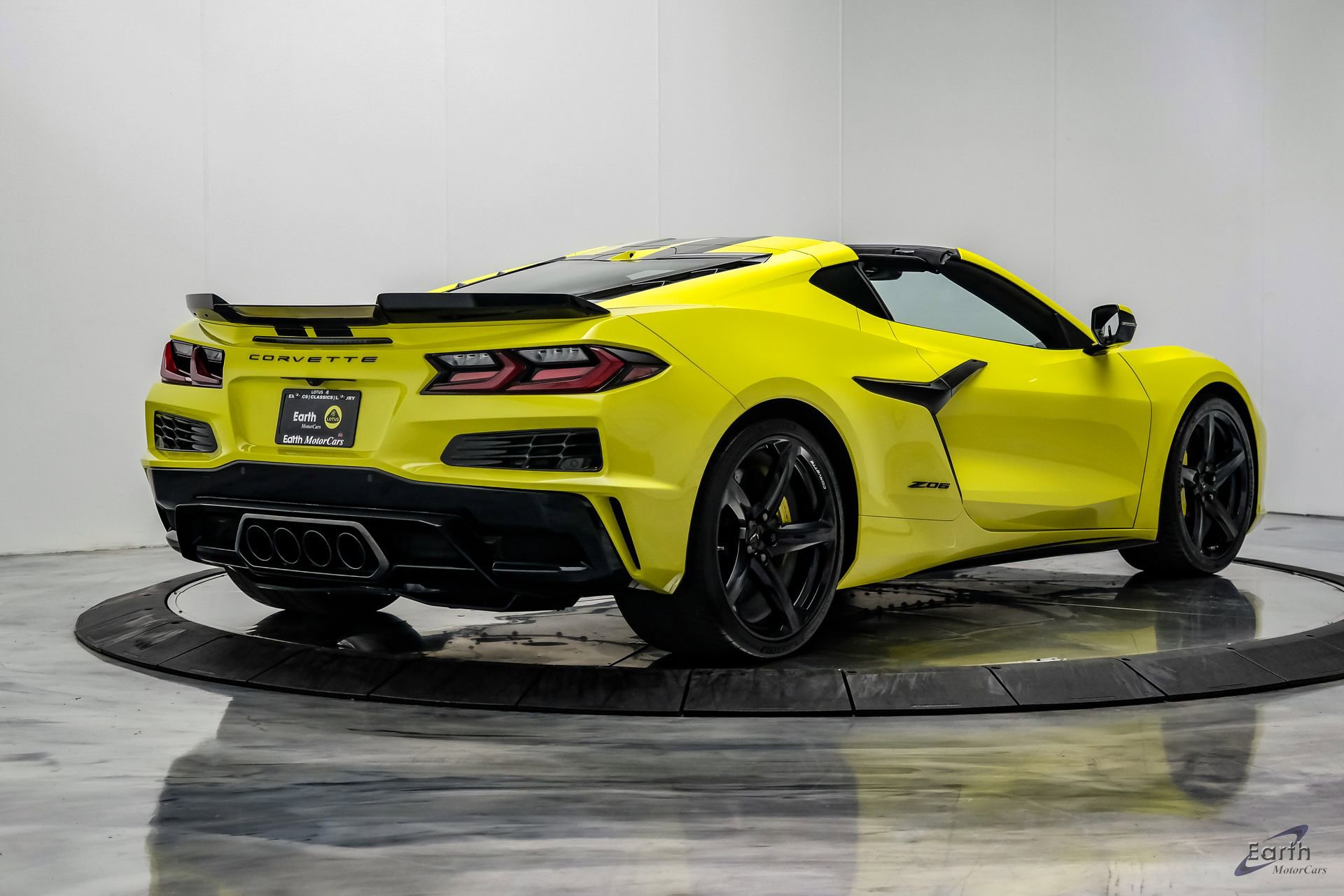 Used 2024 Chevrolet Corvette Z06 w/ Stealth Interior Trim Package RWD image 22