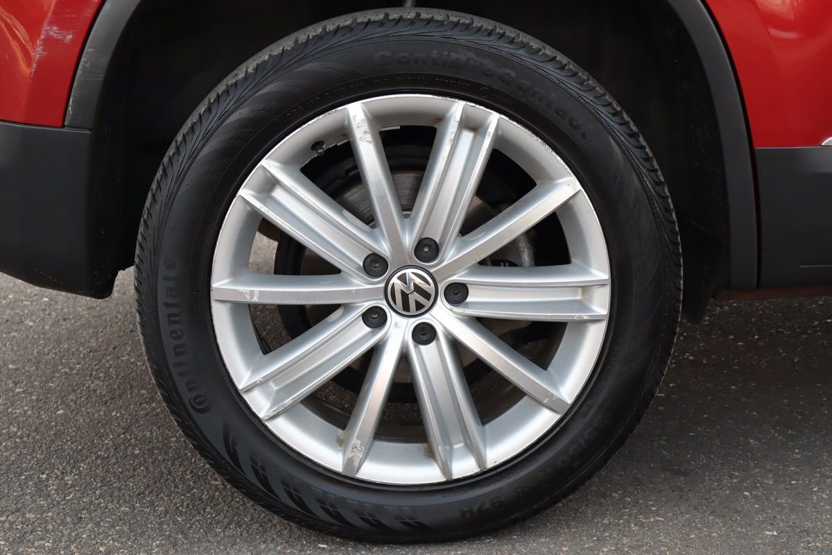 Used 2012 Volkswagen Tiguan S image 41