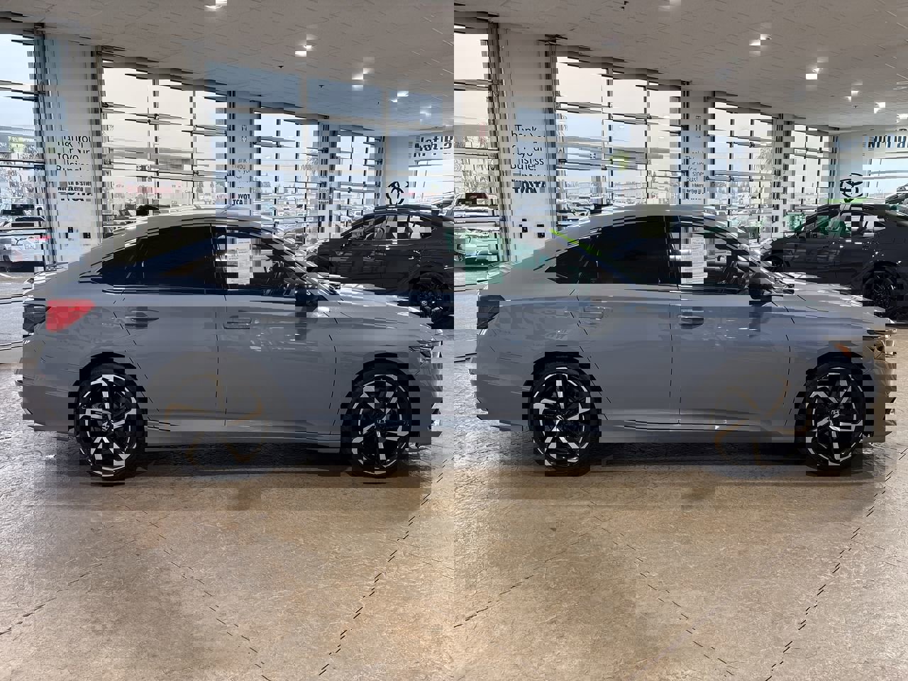 Used 2022 Honda Accord Sport image 3