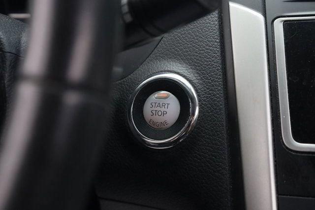 Used 2017 Nissan Altima 2.5 SR w/ Interior Lighting Package image 8