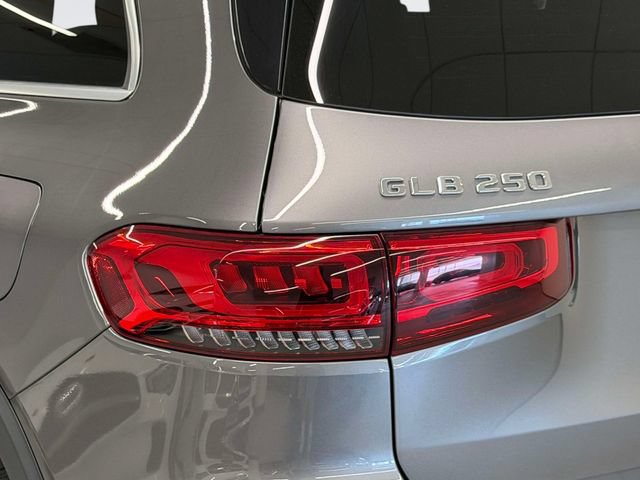 Certified 2023 Mercedes-Benz GLB 250 4MATIC image 10