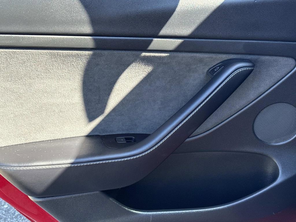 Used 2023 Tesla Model 3 Standard Range image 12