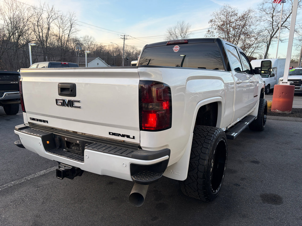 Used 2018 GMC Sierra 3500 Denali w/ Duramax Plus Package image 8