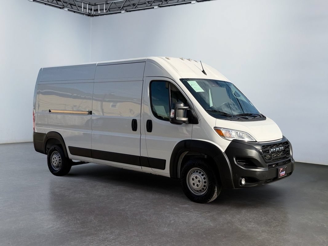 Used 2025 RAM ProMaster 2500 w/ Convenience Group FWD image 3